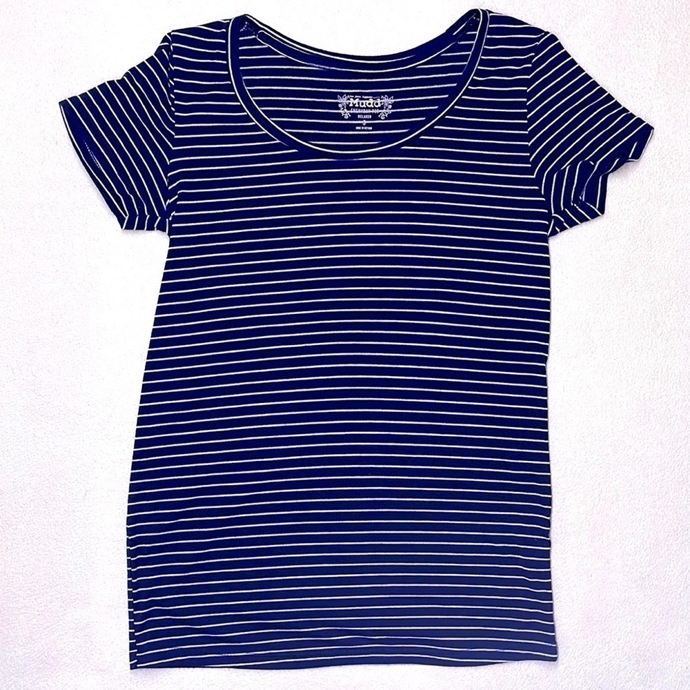 Mudd Everyday Tee Relaxed Striped White and Blue size Small